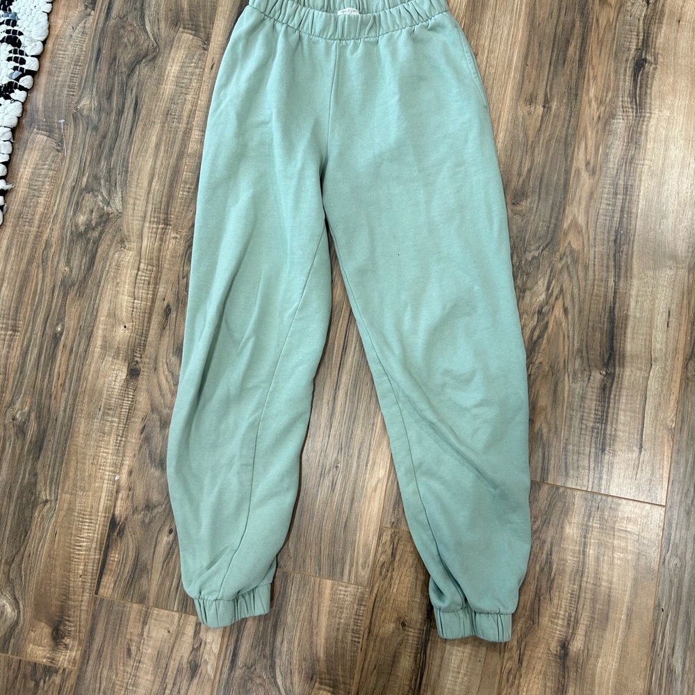 Brandy Melville green sweatpants
